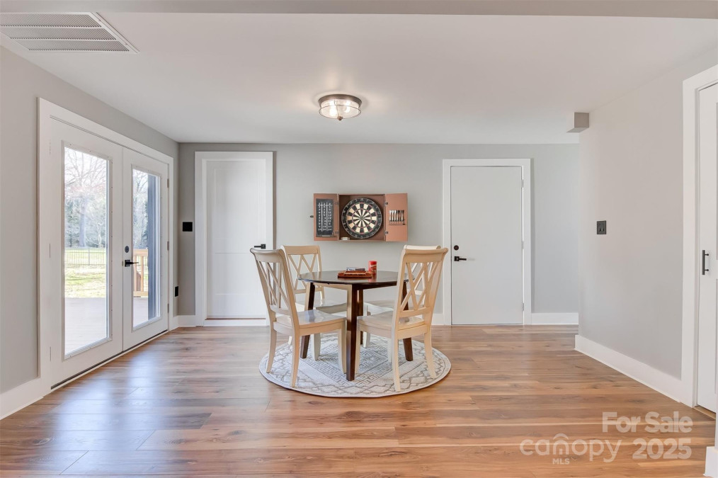 1206 9th St Hickory, NC 28601