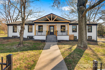 1206 9th St Hickory, NC 28601