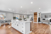 1206 9th St Hickory, NC 28601