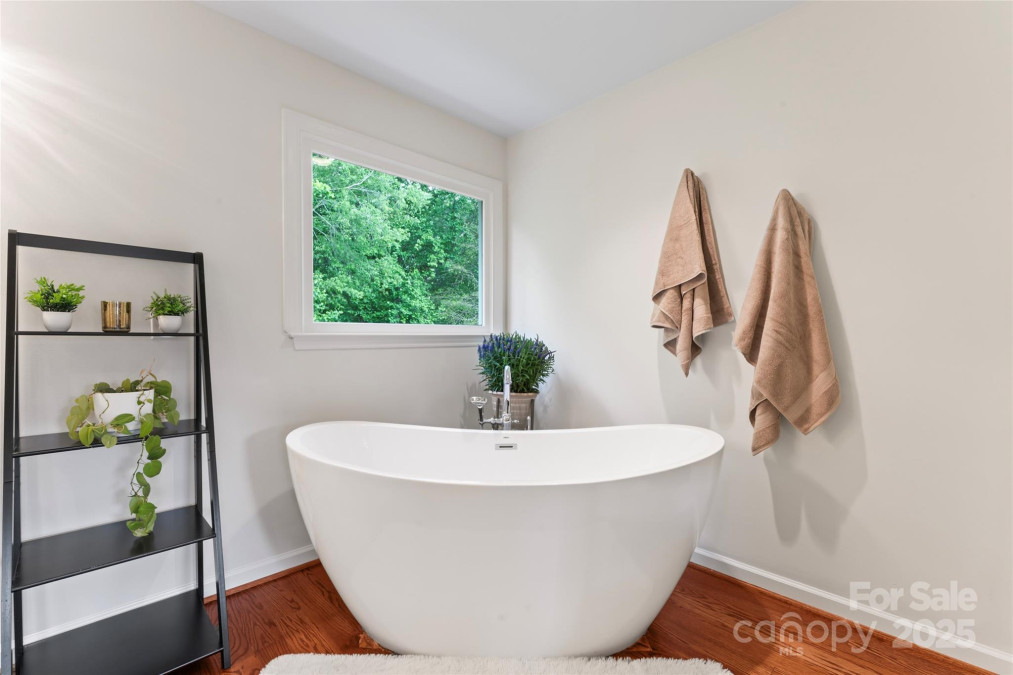 1226 Flint Ct Matthews, NC 28104