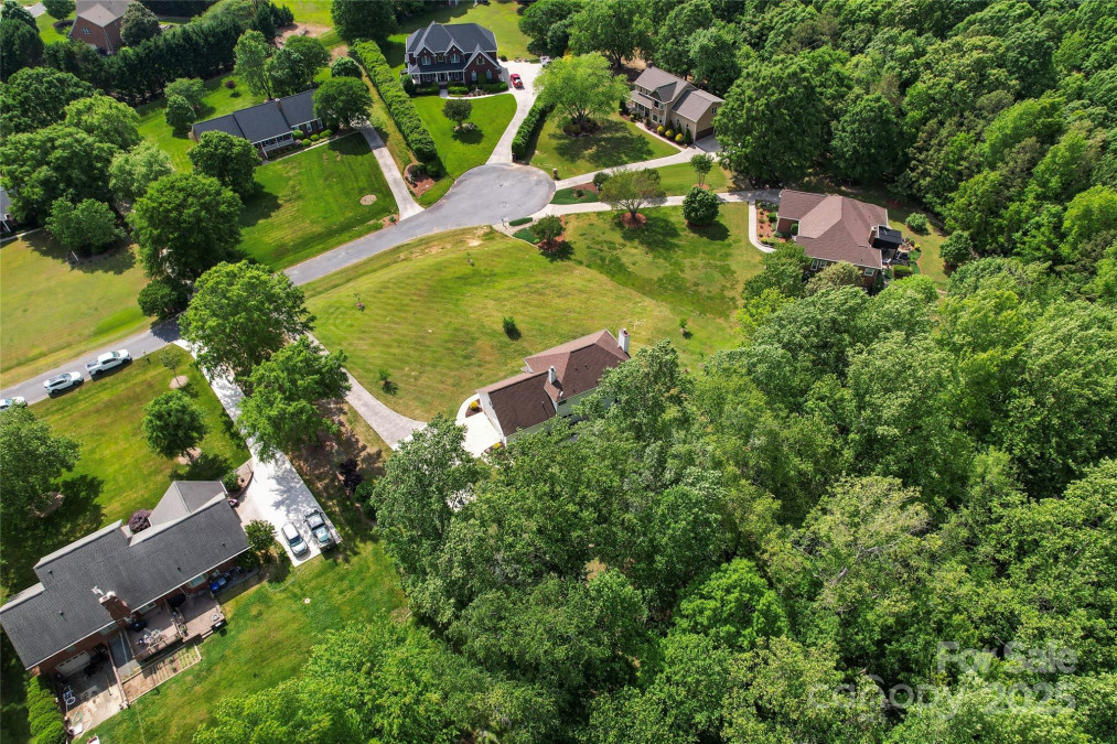 1226 Flint Ct Matthews, NC 28104