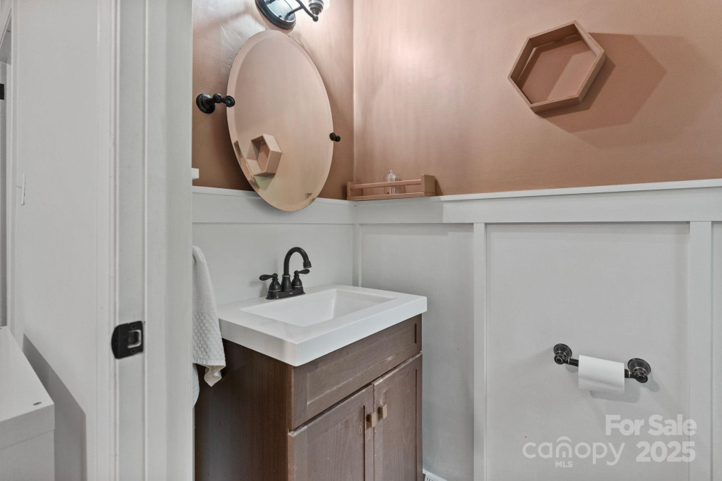 6126 Netherwood Dr Charlotte, NC 28210