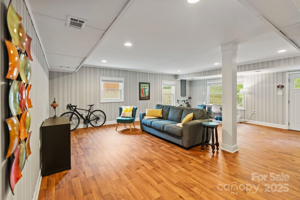 6126 Netherwood Dr Charlotte, NC 28210