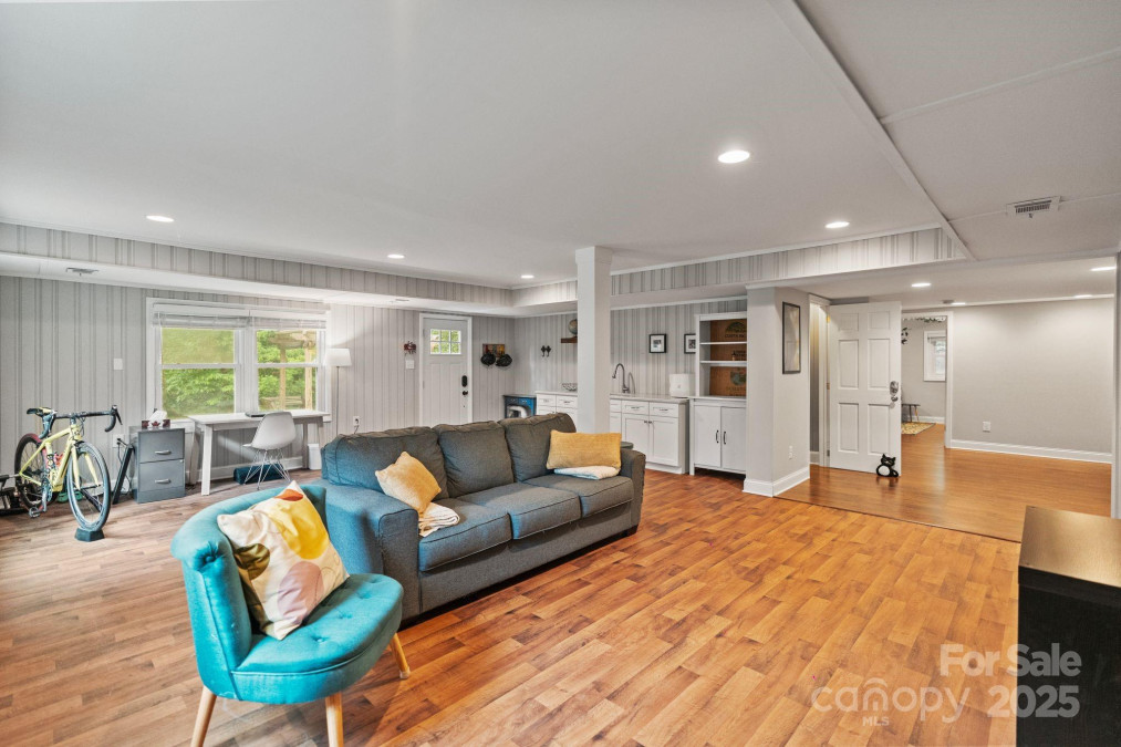 6126 Netherwood Dr Charlotte, NC 28210