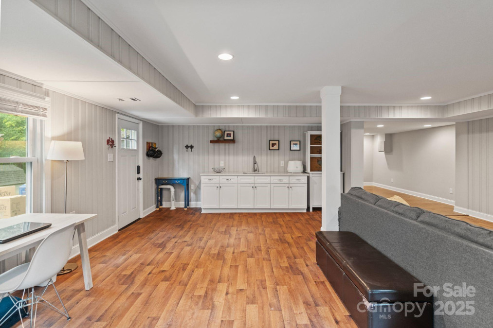 6126 Netherwood Dr Charlotte, NC 28210