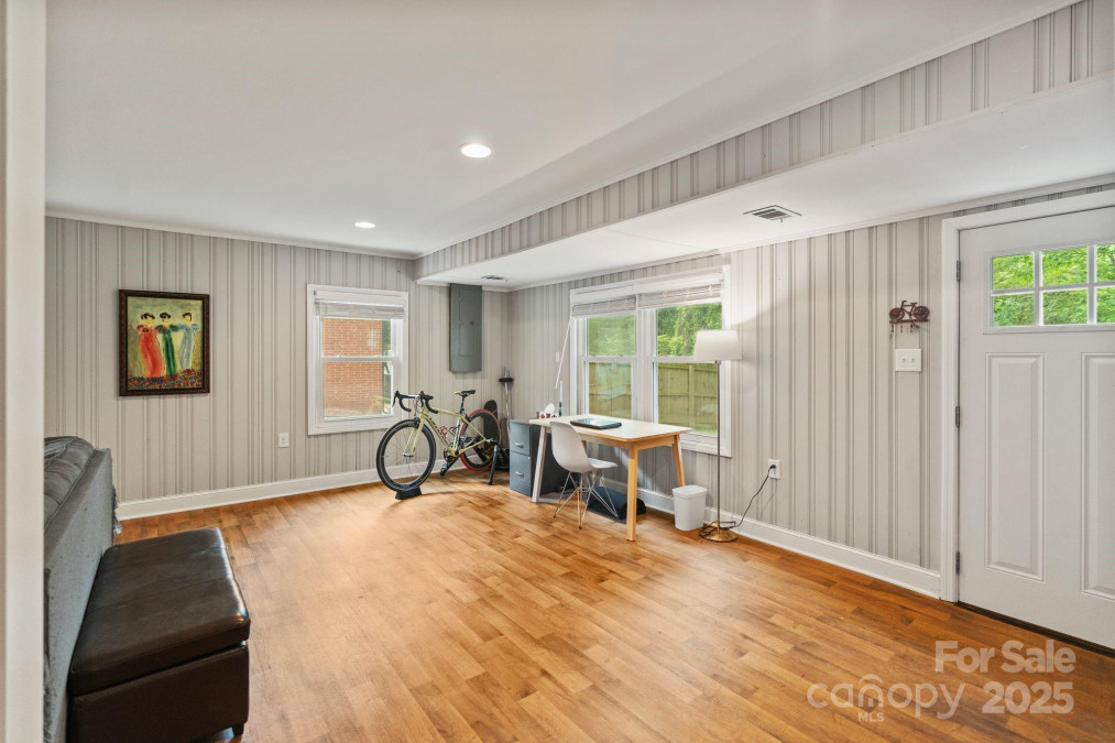 6126 Netherwood Dr Charlotte, NC 28210