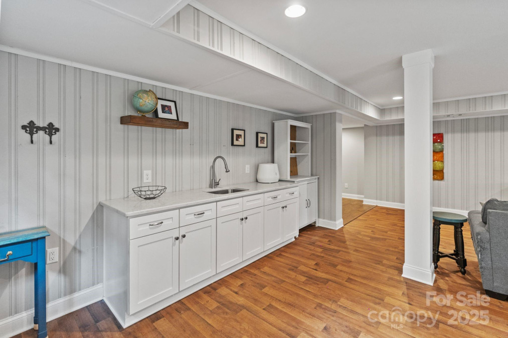 6126 Netherwood Dr Charlotte, NC 28210