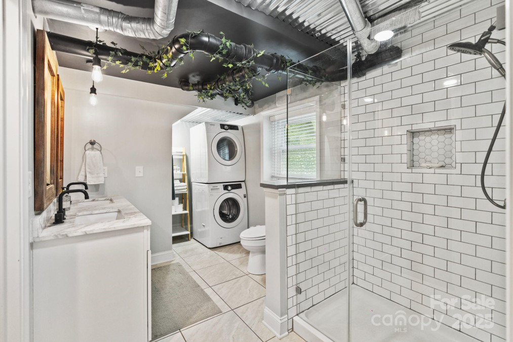 6126 Netherwood Dr Charlotte, NC 28210