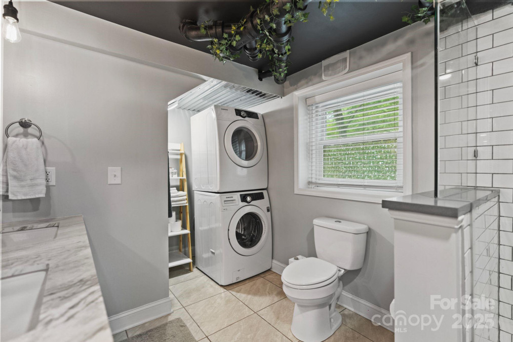 6126 Netherwood Dr Charlotte, NC 28210