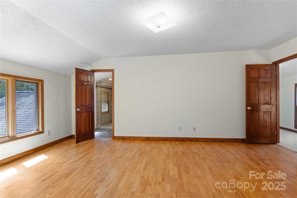 15 Elmwood Ln Asheville, NC 28803