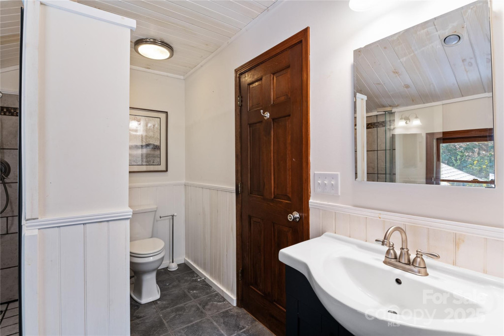 15 Elmwood Ln Asheville, NC 28803