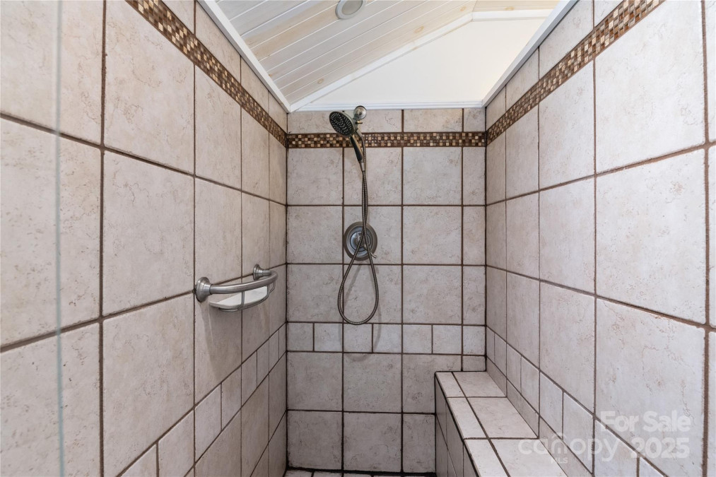 15 Elmwood Ln Asheville, NC 28803