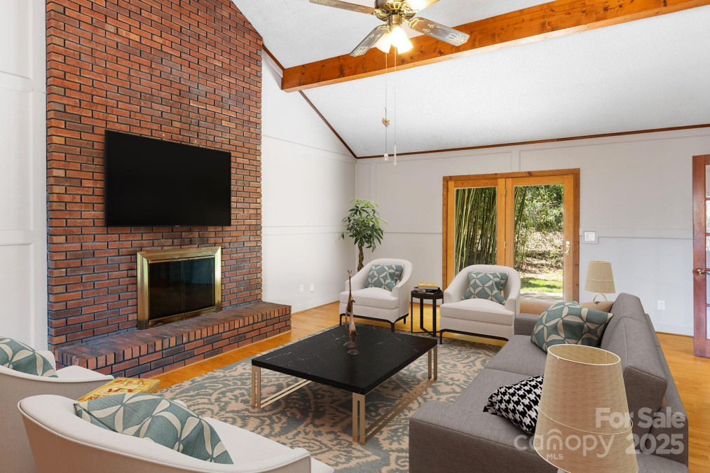 15 Elmwood Ln Asheville, NC 28803