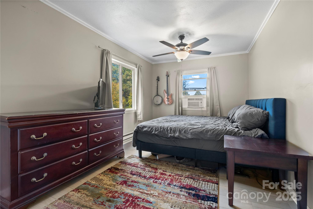 542 Duncan Creek Rd Fletcher, NC 28732