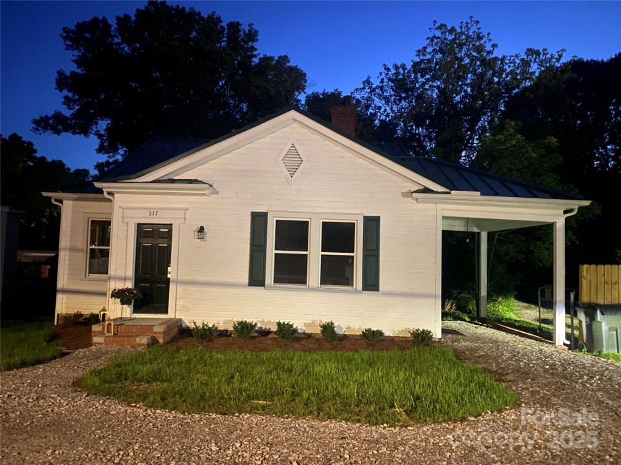 317 Kings Mountain St York, SC 29745
