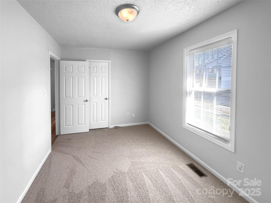 2725 Fair Oaks Dr Gastonia, NC 28054