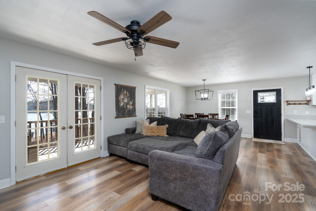 604 Fairway Shores Rd Mount Gilead, NC 27306