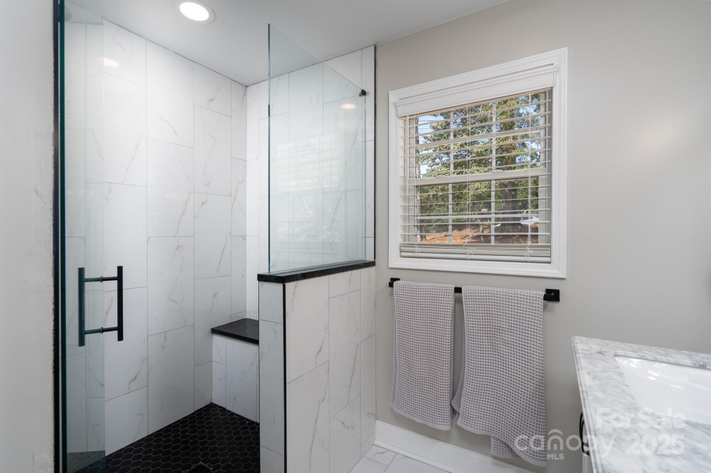 604 Fairway Shores Rd Mount Gilead, NC 27306