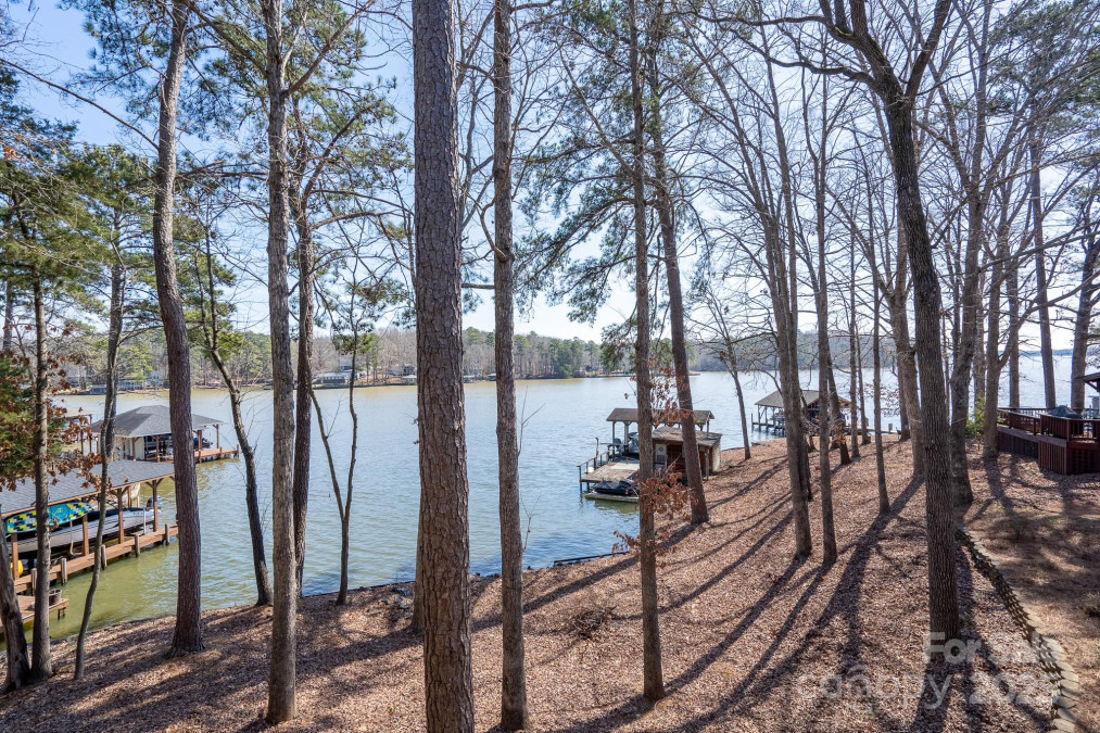 604 Fairway Shores Rd Mount Gilead, NC 27306