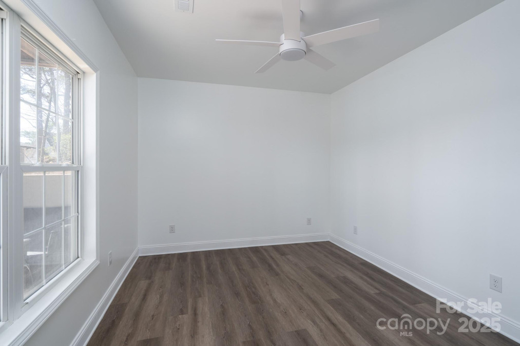 604 Fairway Shores Rd Mount Gilead, NC 27306