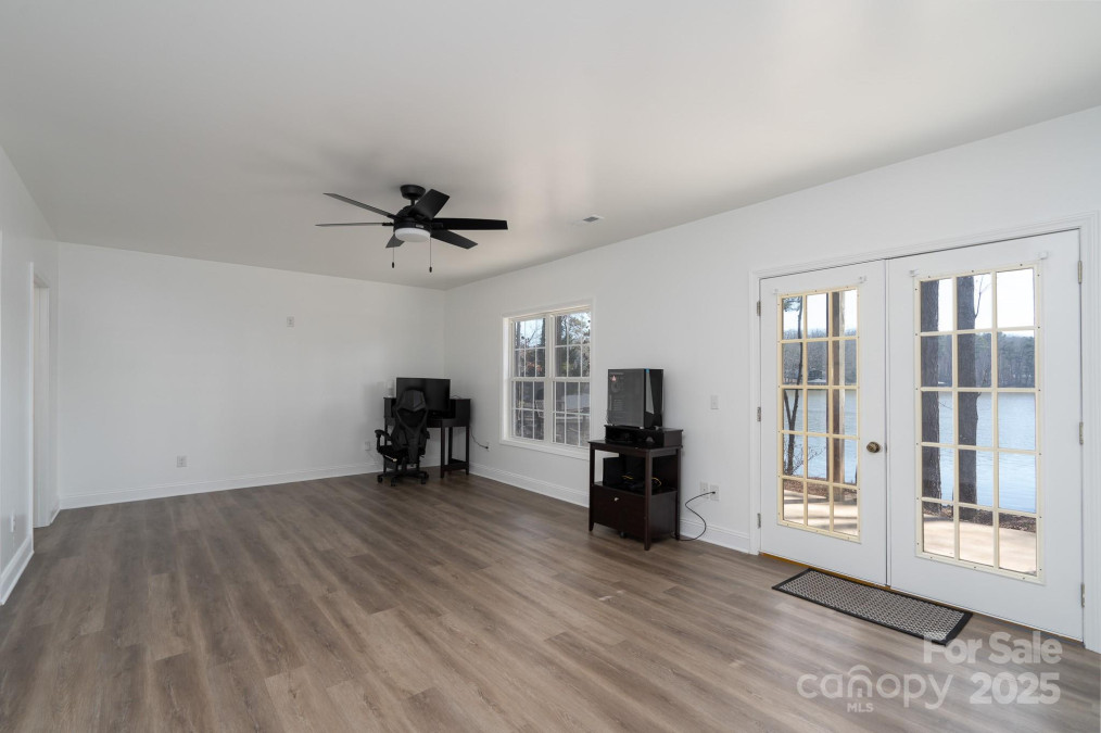 604 Fairway Shores Rd Mount Gilead, NC 27306