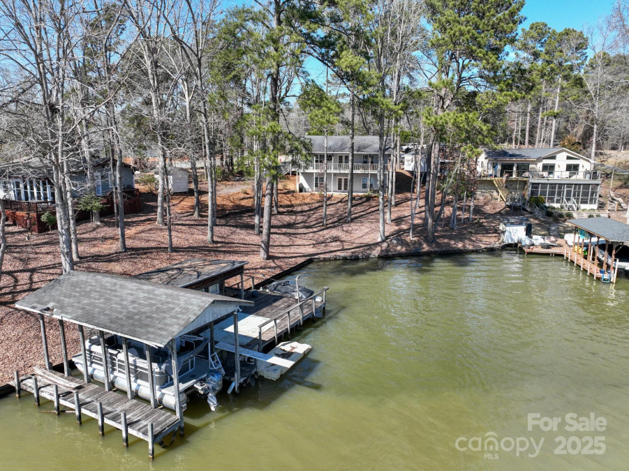 604 Fairway Shores Rd Mount Gilead, NC 27306