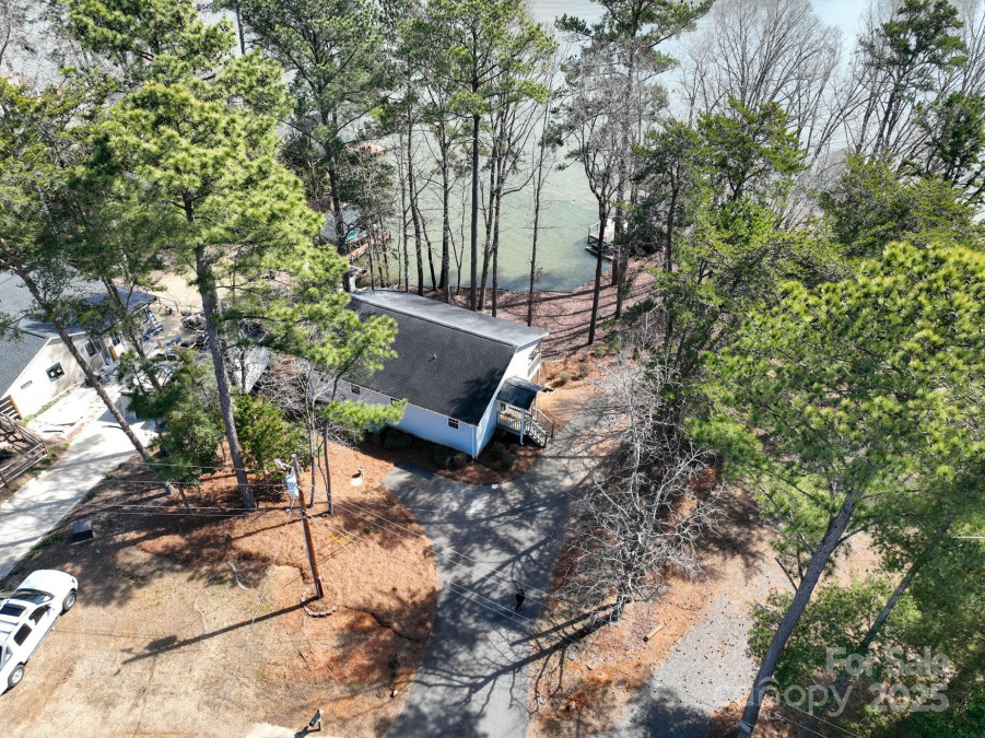 604 Fairway Shores Rd Mount Gilead, NC 27306