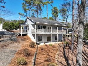604 Fairway Shores Rd Mount Gilead, NC 27306