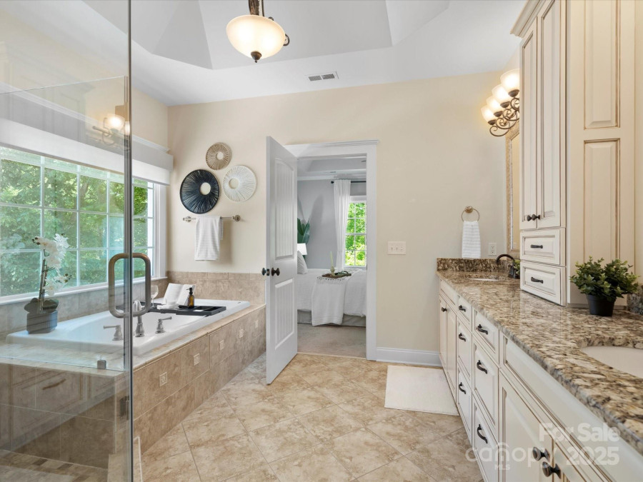 1708 Meadow Crest Ct Matthews, NC 28104