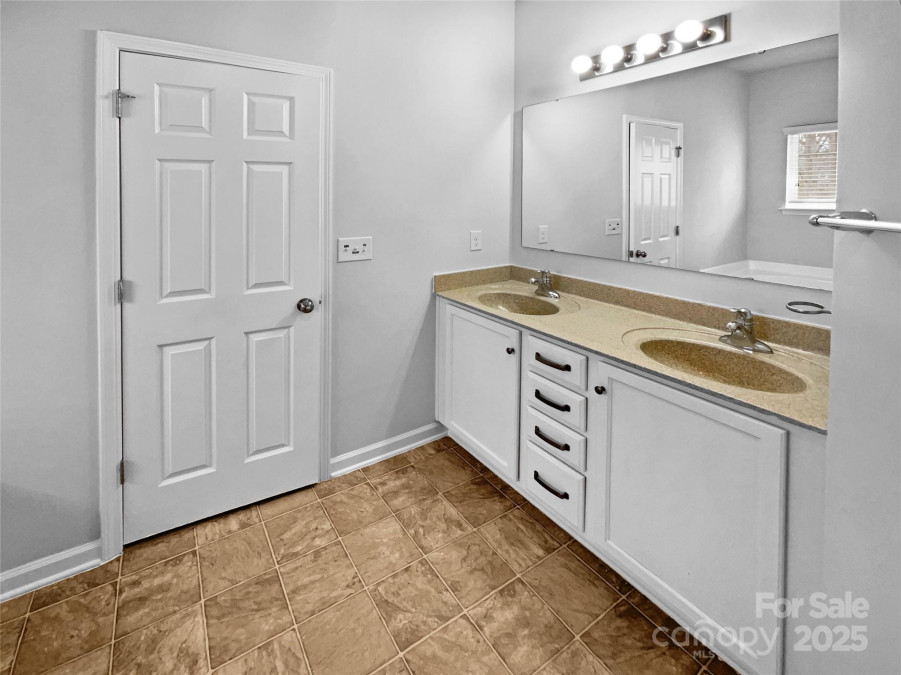 12332 Flatbush Dr Huntersville, NC 28078