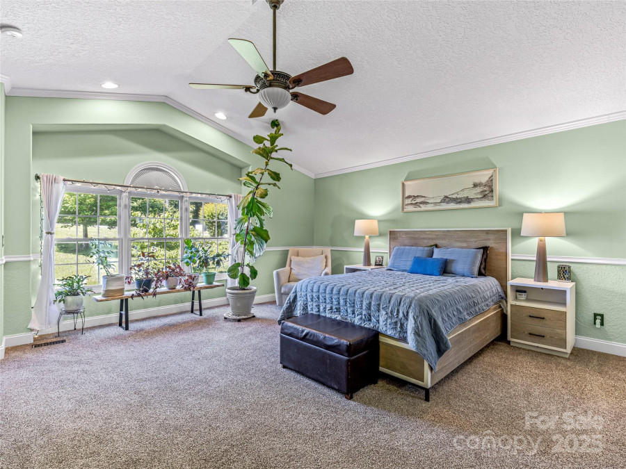 7 Forest Ridge Dr Weaverville, NC 28787