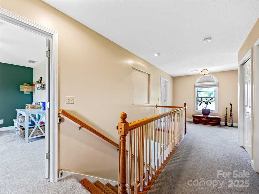 7 Forest Ridge Dr Weaverville, NC 28787