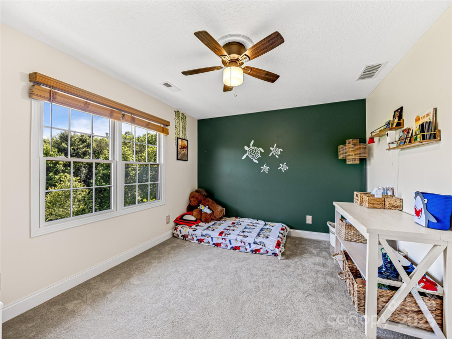 7 Forest Ridge Dr Weaverville, NC 28787