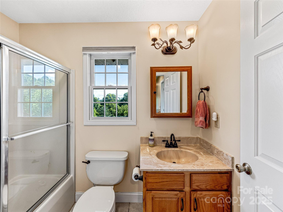 7 Forest Ridge Dr Weaverville, NC 28787