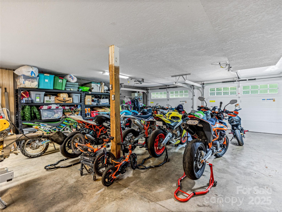 7 Forest Ridge Dr Weaverville, NC 28787
