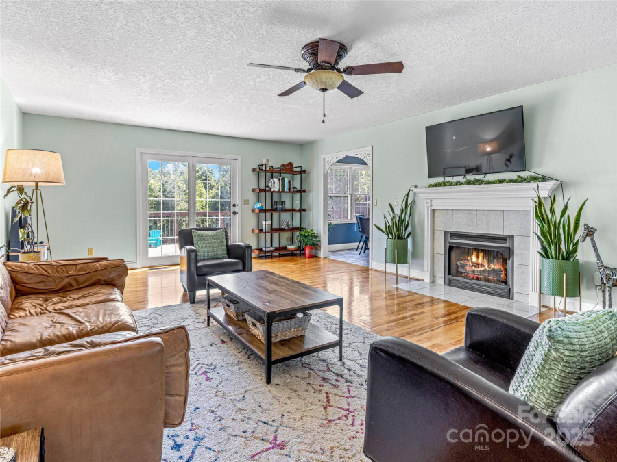 7 Forest Ridge Dr Weaverville, NC 28787