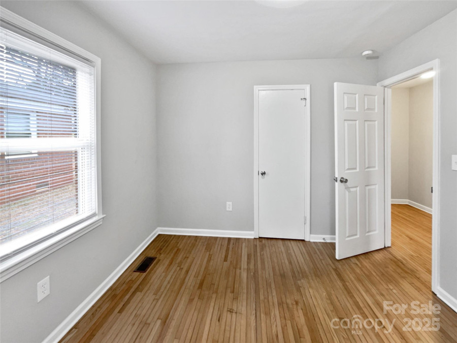 325 Oregon St Charlotte, NC 28208