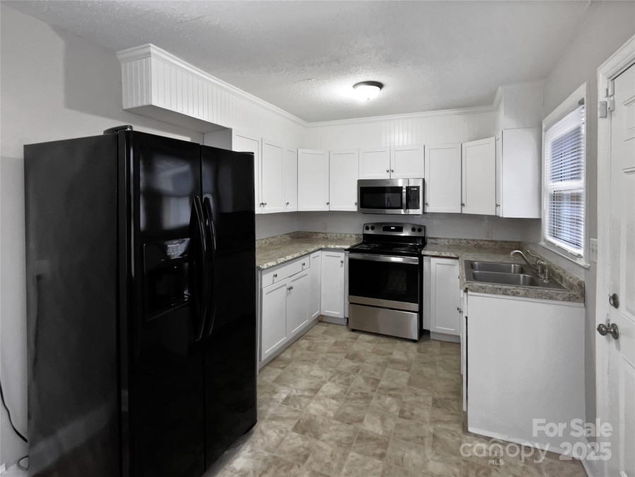 325 Oregon St Charlotte, NC 28208