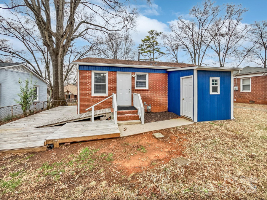 325 Oregon St Charlotte, NC 28208