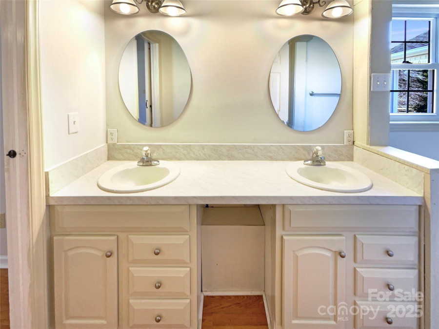 867 Meadow Hill Ct Lincolnton, NC 28092