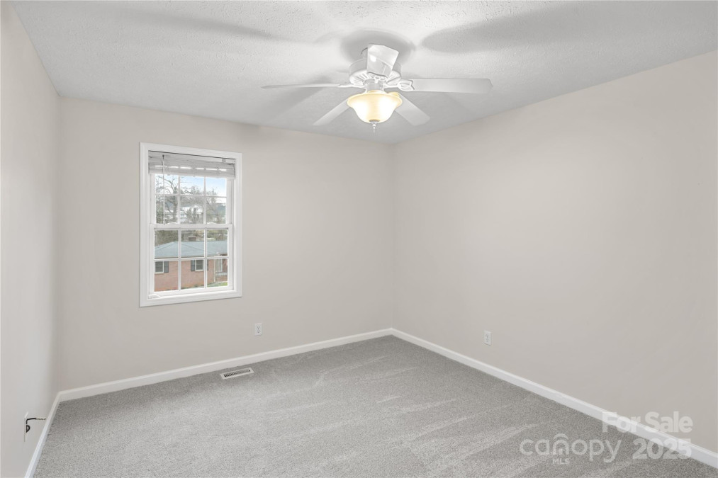 205 Davis Dr Morganton, NC 28655