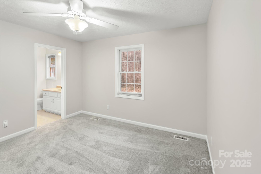 205 Davis Dr Morganton, NC 28655