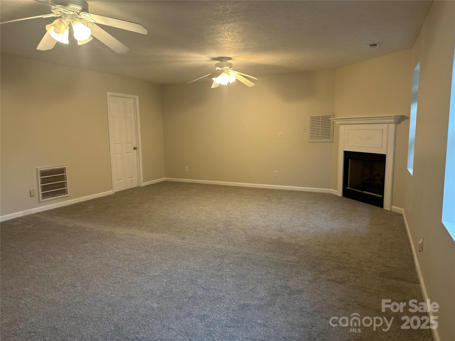 205 Davis Dr Morganton, NC 28655