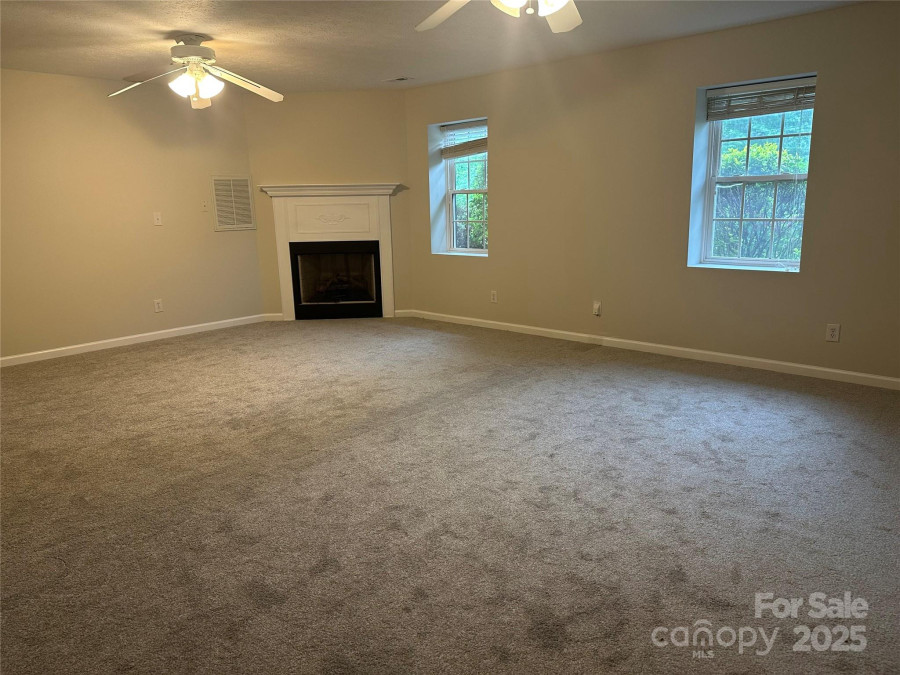205 Davis Dr Morganton, NC 28655