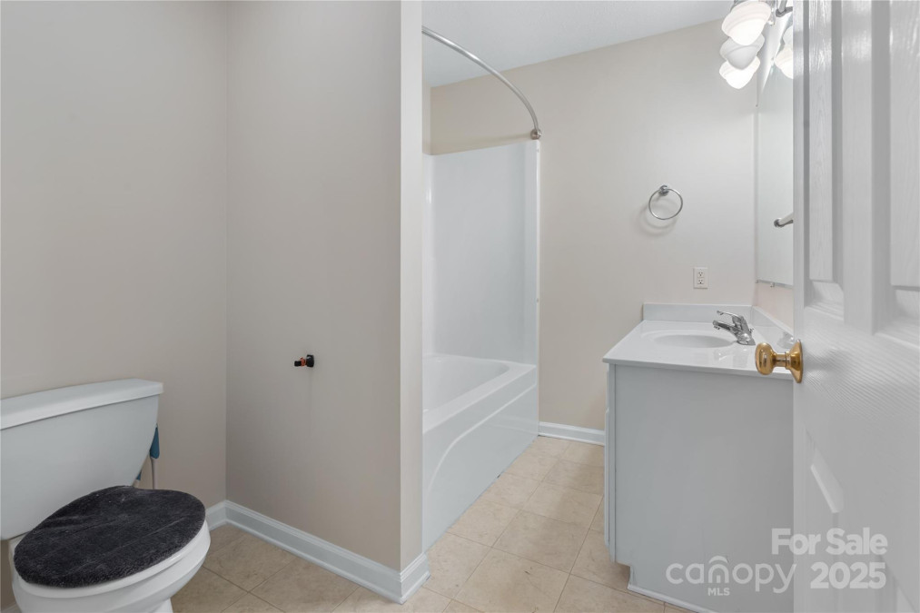 205 Davis Dr Morganton, NC 28655