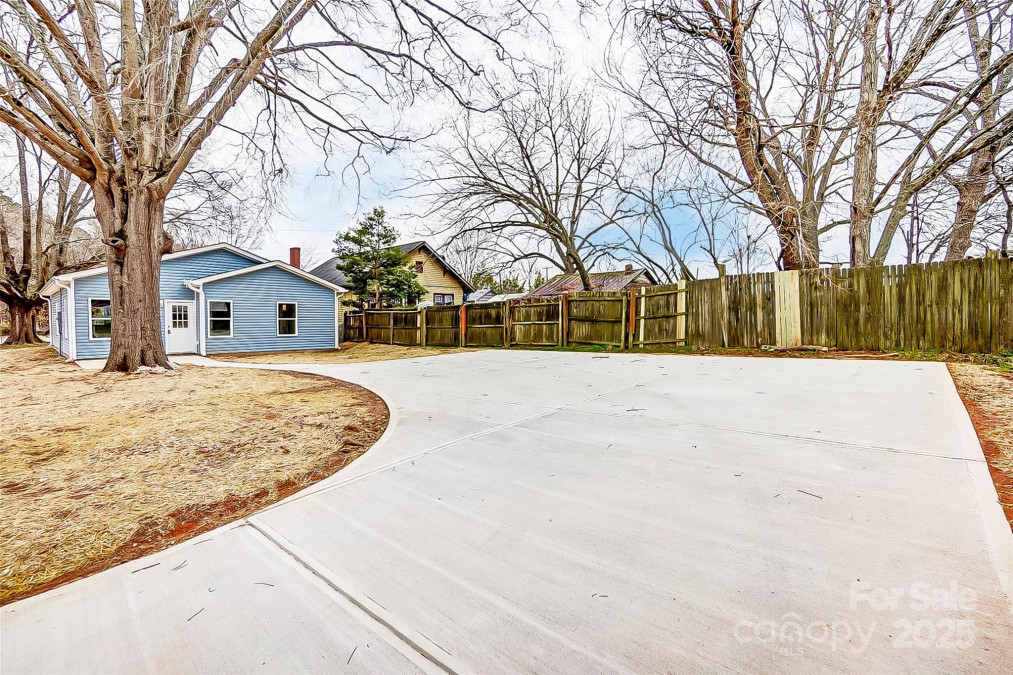 2313 Main St Kannapolis, NC 28081