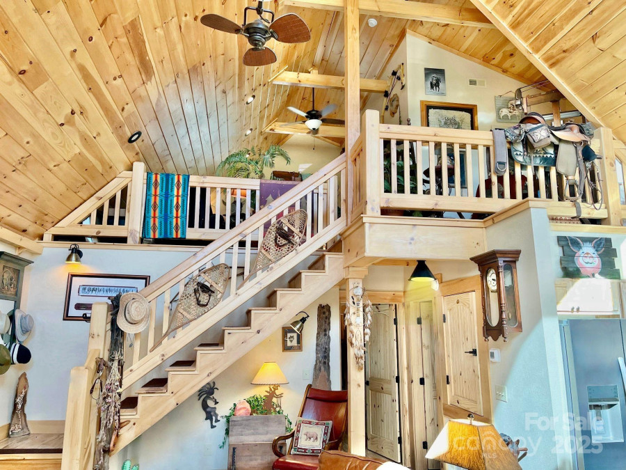 6033 Low Country Rd Lenoir, NC 28645