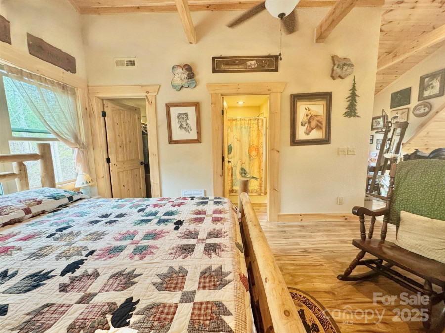 6033 Low Country Rd Lenoir, NC 28645