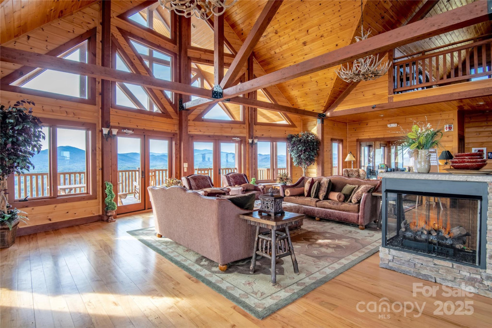 6033 Low Country Rd Lenoir, NC 28645