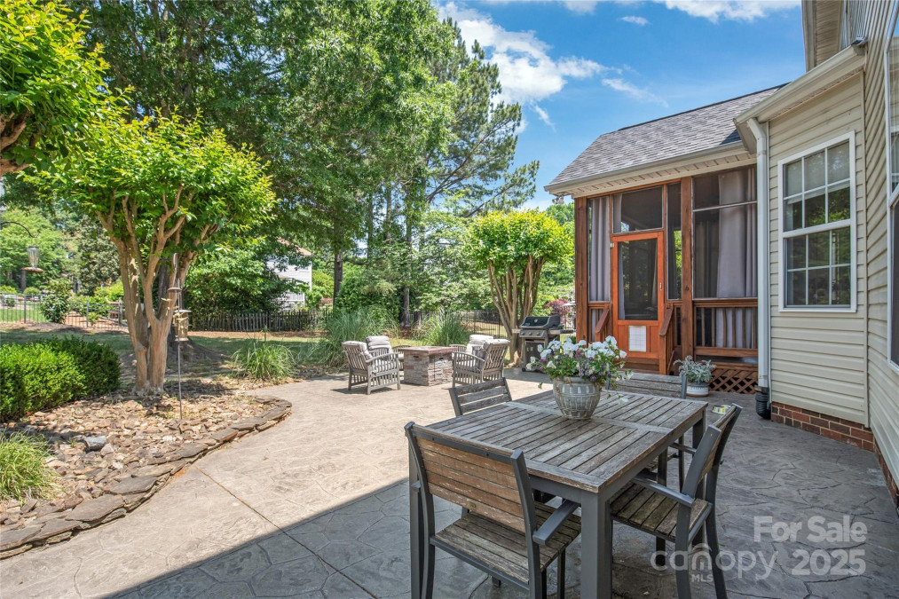 6141 Abergele Ln Matthews, NC 28104